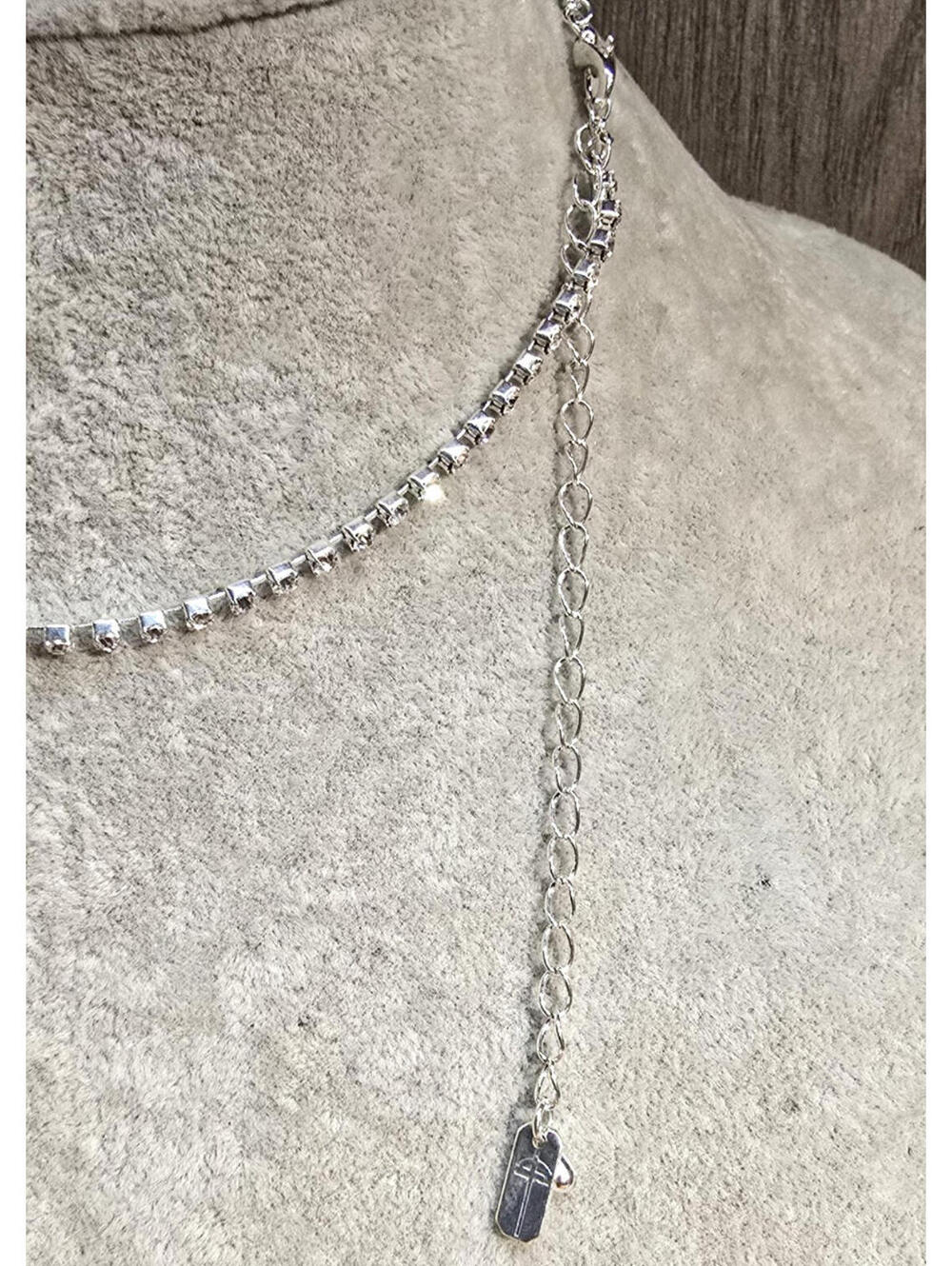 Silver Tone Formal Dramatic Rhinestone Necklace Date Party Christina Collection - Picture 4 of 4